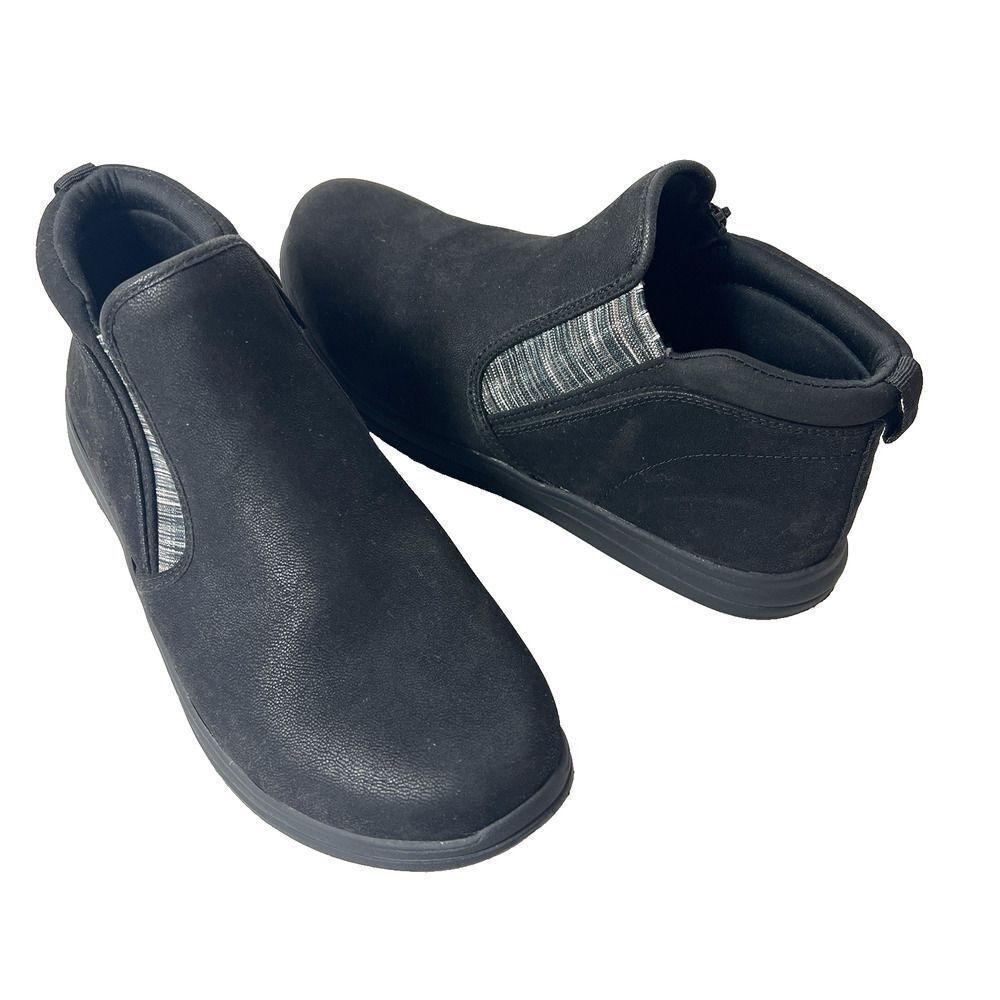 Clarks Cloudsteppers Ankle Bootie Womens Sz 9M Black Faux Leather Comfort Casual